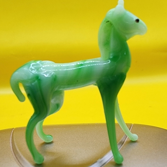 Vintage Hand Blown Glass Horse 1.5" Swirled Green White Figurine - Picture 1 of 5